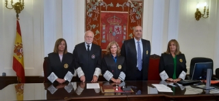 De izquierda a derecha: Isabel Morán (fiscal jefa provincial), Alberto Álvarez (presidente Sección 2ª AP León), Ana del Ser (presidenta AP León), Carlos Miguélez (presidente Sección 3ª AP León), Ana Gómez Villaboa (LAJ AP León).  